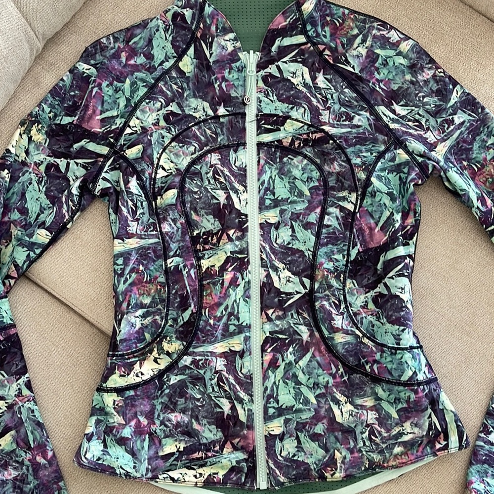 Lululemon fitted jacket